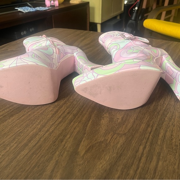 Dolls Kill x Sugar Thrills Retro pink swirl platform booties - Picture 4 of 5